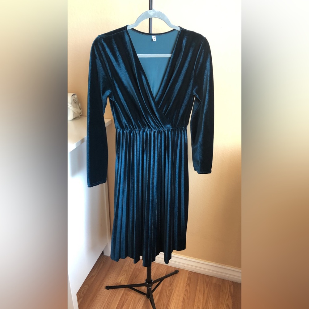 Turquoise Velvet Blue Long Sleeve Midi Dress